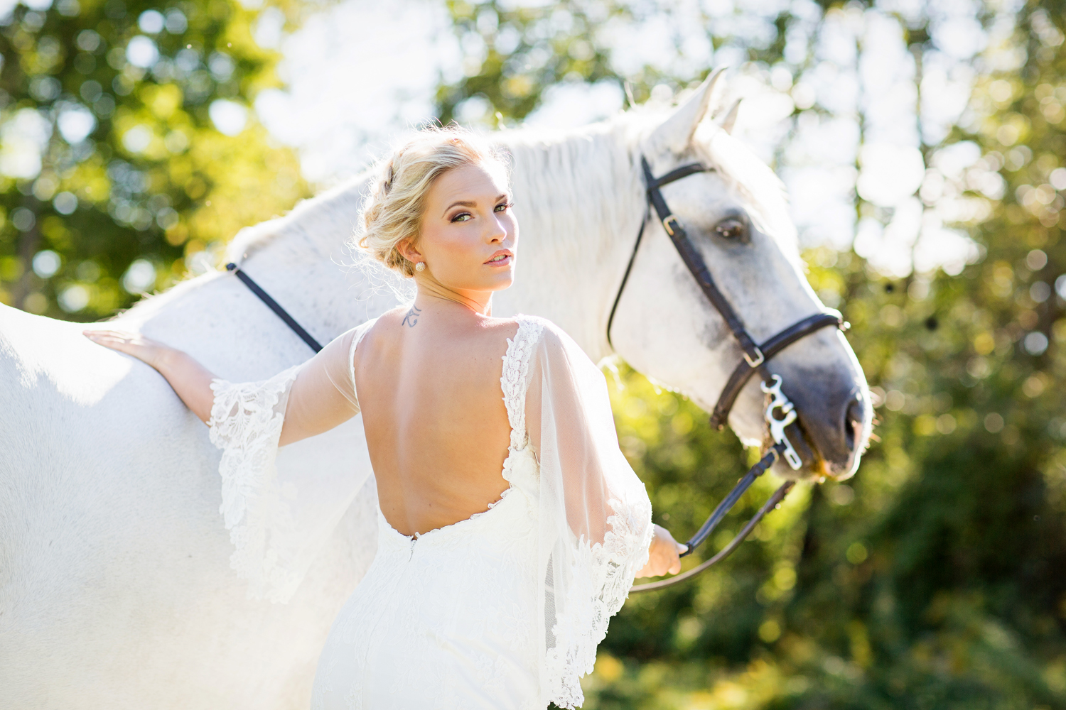 Tracey Buyce wedding photography with horse43.jpg