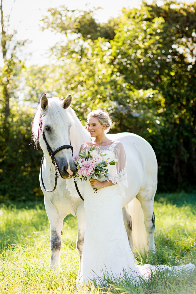 Tracey Buyce wedding photography with horse44.jpg